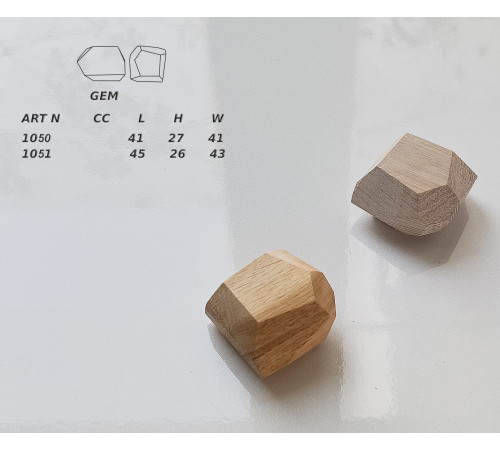 Ручка-кнопка «Gem» из дуба 41×41 мм — форма «Камень», крепление на 1 винт | Российское производство